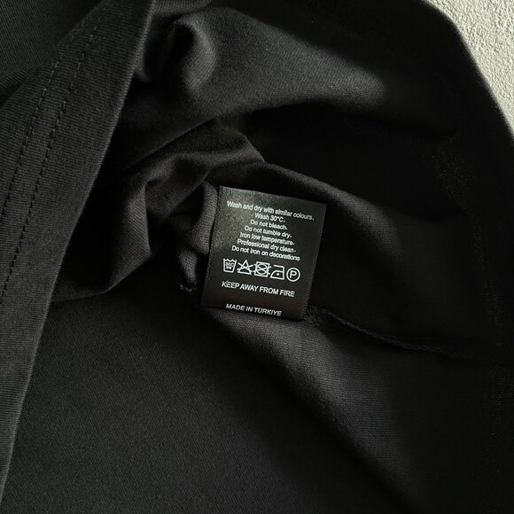 TRAPSTAR Fade T-Shirt in Black/Blue. - Picture 8 of 10